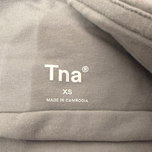 TNA Light Gray Ruched Skirt Set - Picture 5 of 5